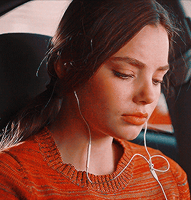 tumblr-inline-phs6a4-U5x-V1upg5px-400.gif