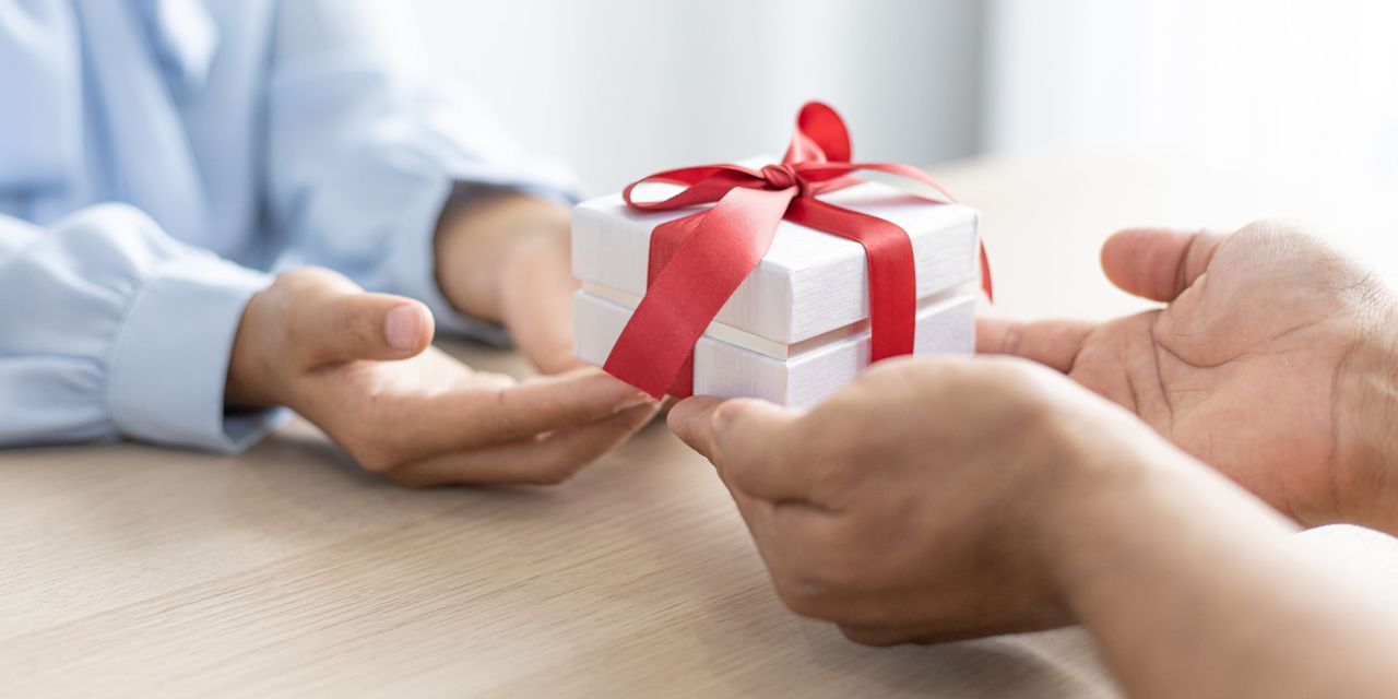 regali aziendali solidali natale clienti