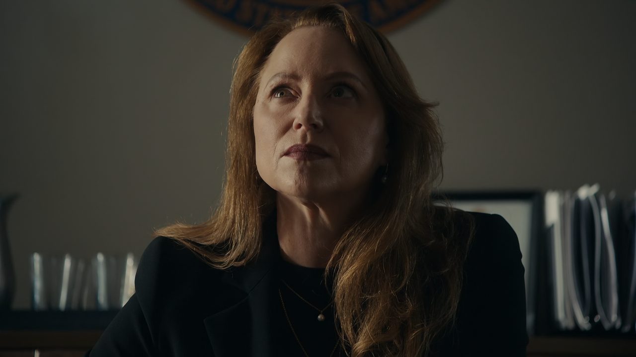The.Blacklist.S10E19.Room.417.1080p.10bit.AMZN.WEB-DL.DDP5.1.HEVC-Vyndros.mkv_snapshot_10.13_[2023.0