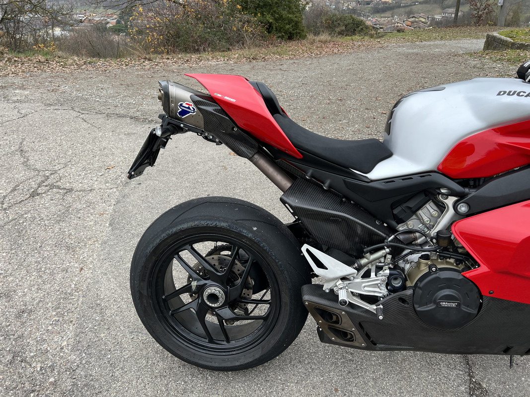 D3883C8E-2467-4816-8E81-C8E51221BDE4