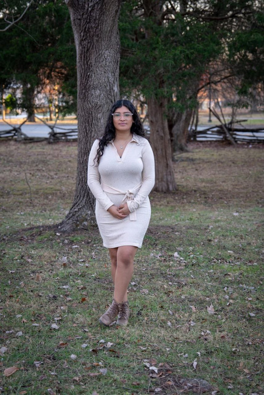 photo 6131993738885580669 y