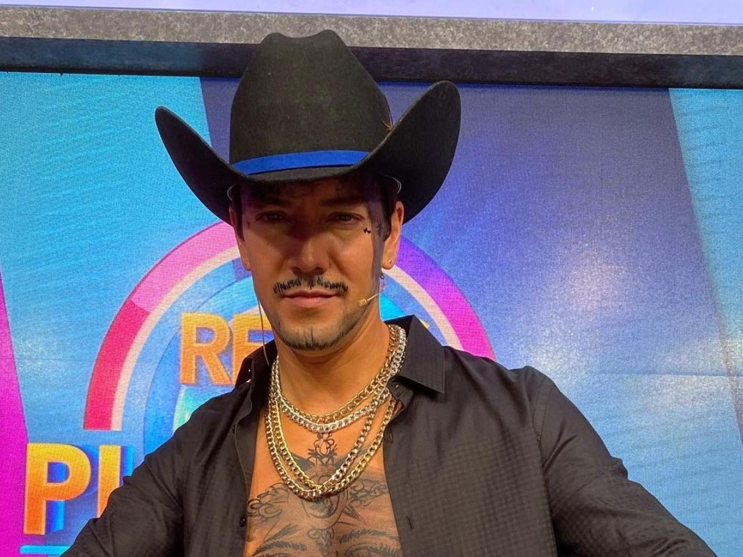 Roger González se burla de Christian Nodal y Belinda en una parodia