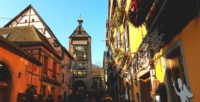 ALSACIA EN NAVIDAD Y MONTREUX CON PAPÁ NOEL - Blogs de Europa Central - 4 Dic: Riquewihr y vuelta a Basilea por la huelga (9)