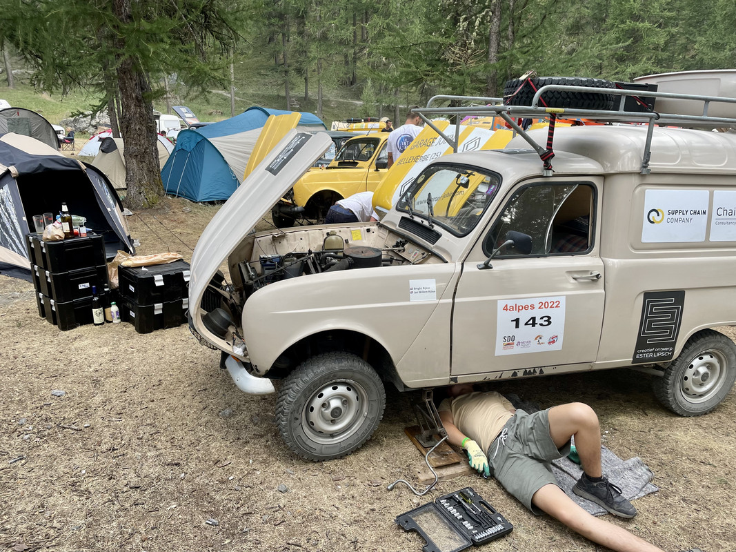 FE3BC90C-096A-459B-BE79-0806A552977E