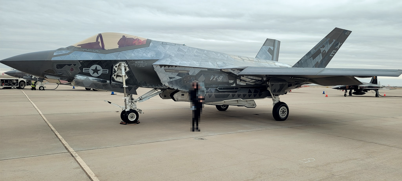 F-35C_168842_chrome_2TimHPatriot