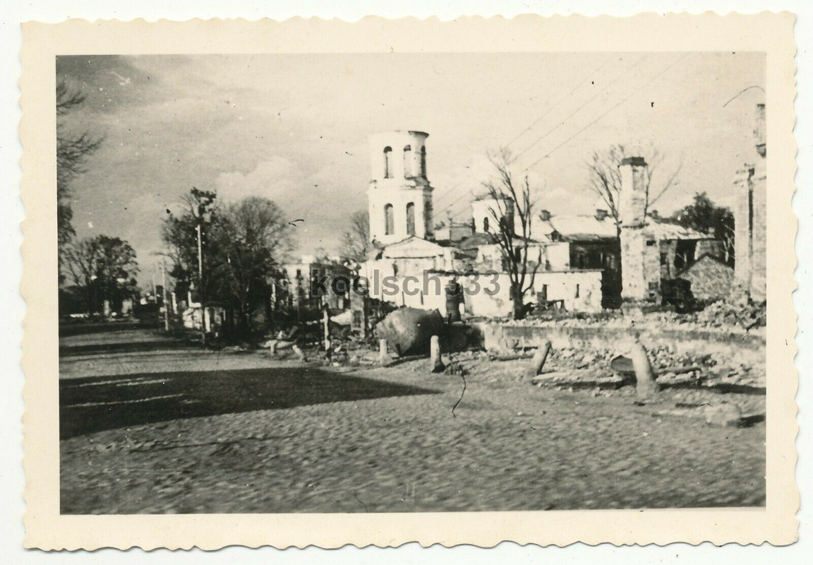 Foto Häuser Ruinen in Nowgorod Wehrmacht Ostfeldzug Zerstörungen