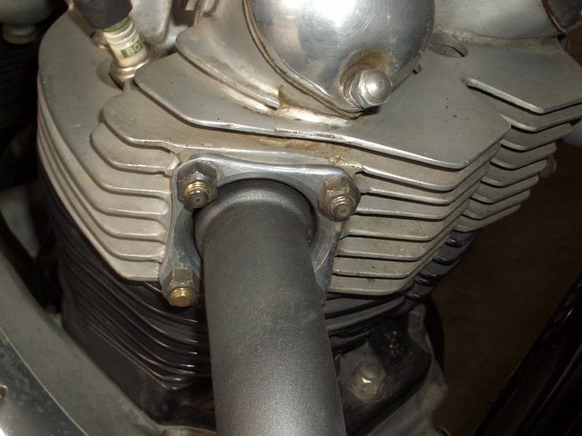 Exhaust mounting modification? Exhaust mounting modification?