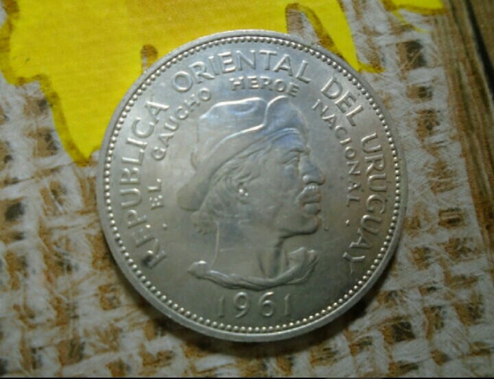 10 pesos 1961. Uruguay. Dedicado a Sol de Cabellera 20190726-134714