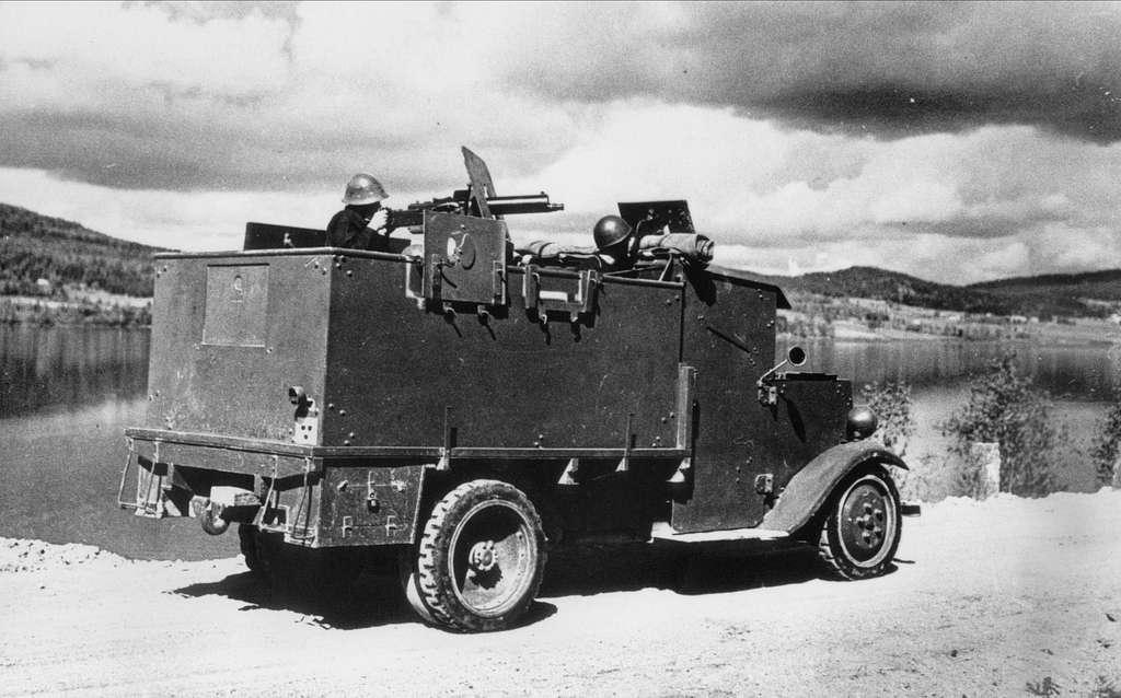 Gun truck WWII Un-Pbil-m31-quip-d-une-mitrailleuse-de-8mm