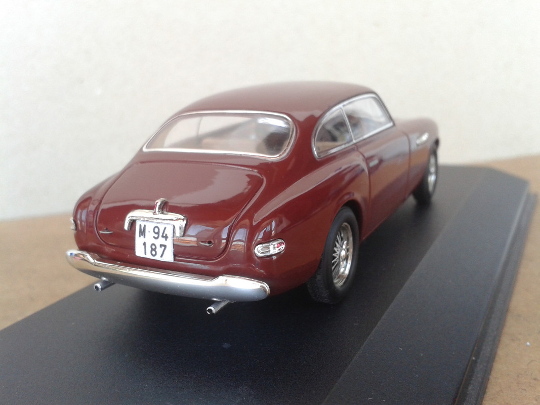 1951 Ferrari 212 Inter Vignale Berlinetta (Hot Wheels Elite) (8)