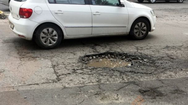 Si caíste en un bache en el Estado de México, así puedes solicitar una indemnización