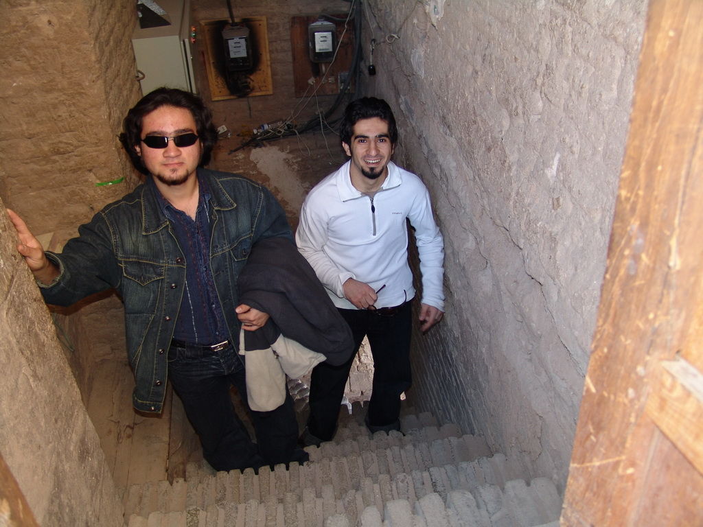 volghanhosseini (1009)