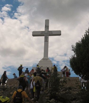 La Croce illumina il grande paesaggio, dirige lo sguardo e orienta il viaggiatore dans Citazioni, frasi e pensieri Krizevac