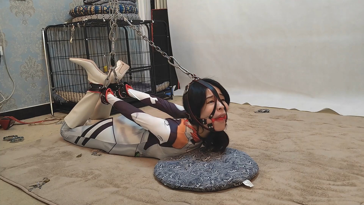 随心绳艺 妍妍 被钢铁拘束的女英雄.mp4_20231209_185251.423