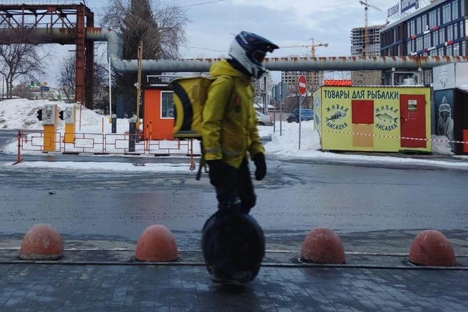 человек на моноколесе
