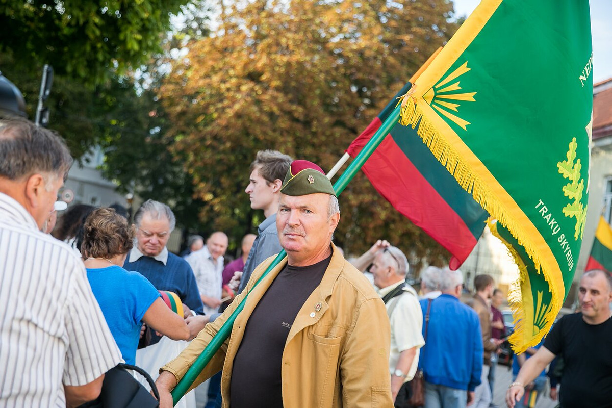 Ko negalima daryti su naciais. Istorinė nuoroda. Taikyti litukrijai