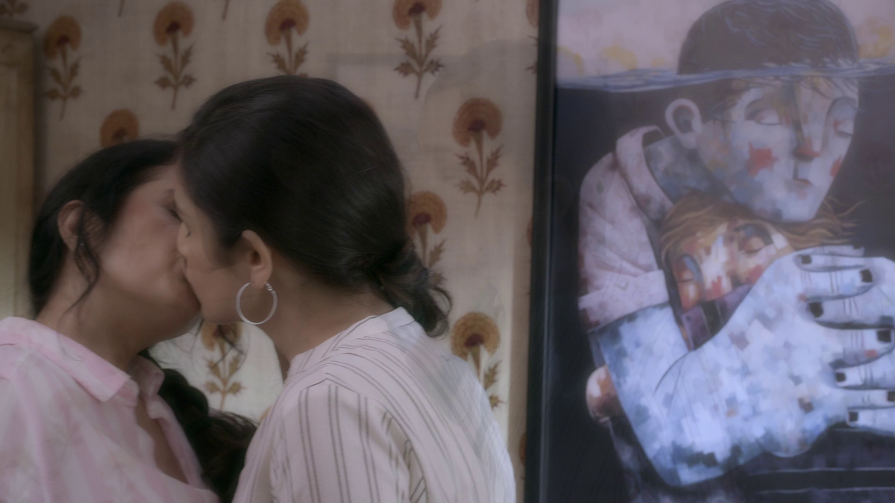 [Image: vlcsnap-2022-09-30-17h40m07s480.png]