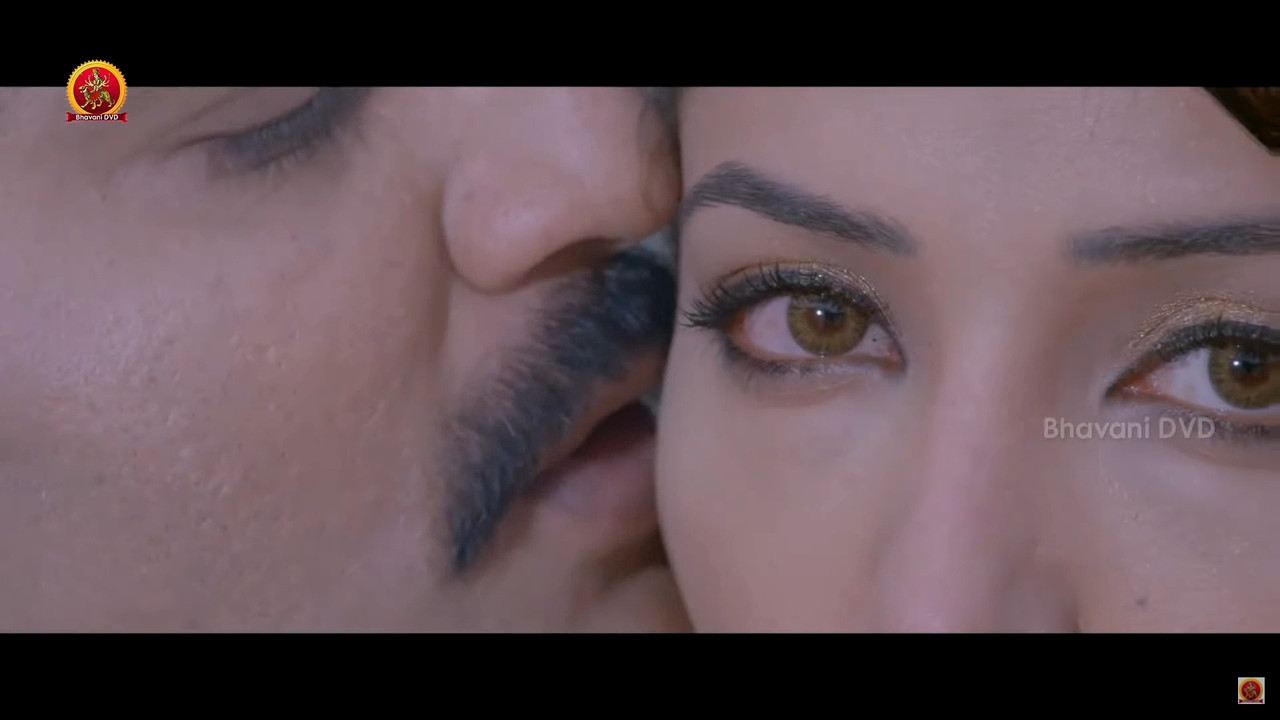 Sonia Mann Hot Navel Song From Dhee Ante 1080p.mp4_snapshot_00.49_[2020.11.21_22.33.51]