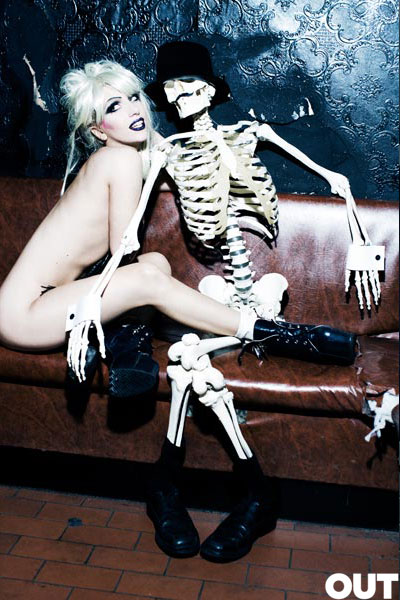 http://images.starpulse.com/Photos/Previews/Lady-Gaga-Out-vampire-10.jpg