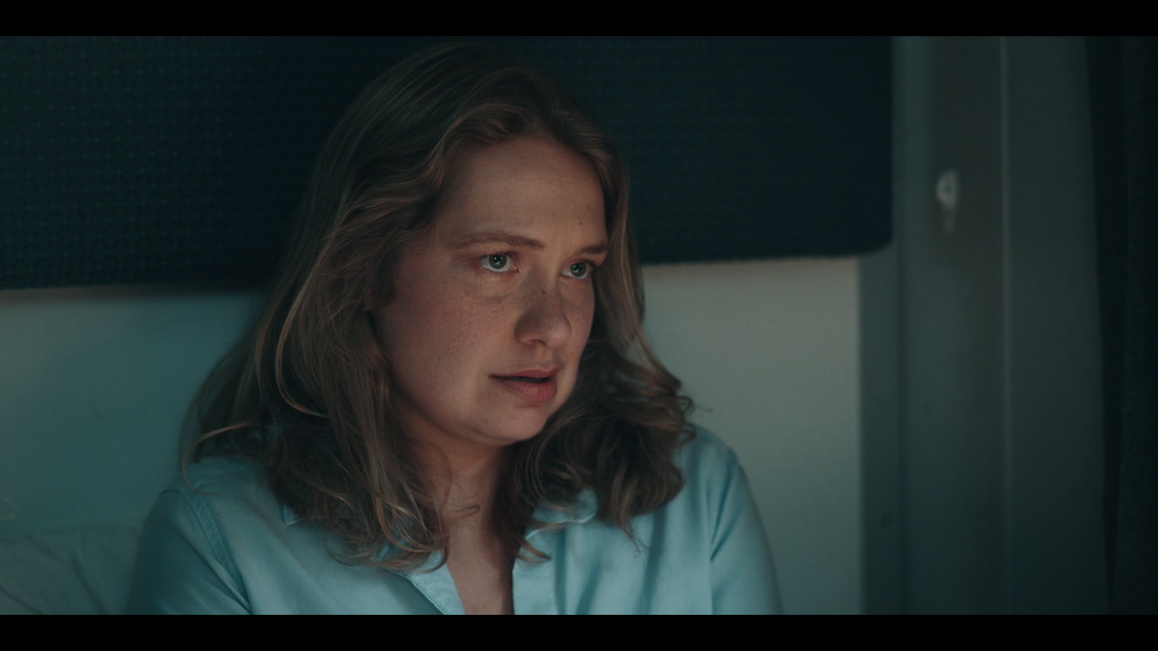 RUN.2020.S01E07.Trick.1080p.AMZN.WEB-DL.DDP5.1.H.264-NTb[encode].mkv[screenshot]17