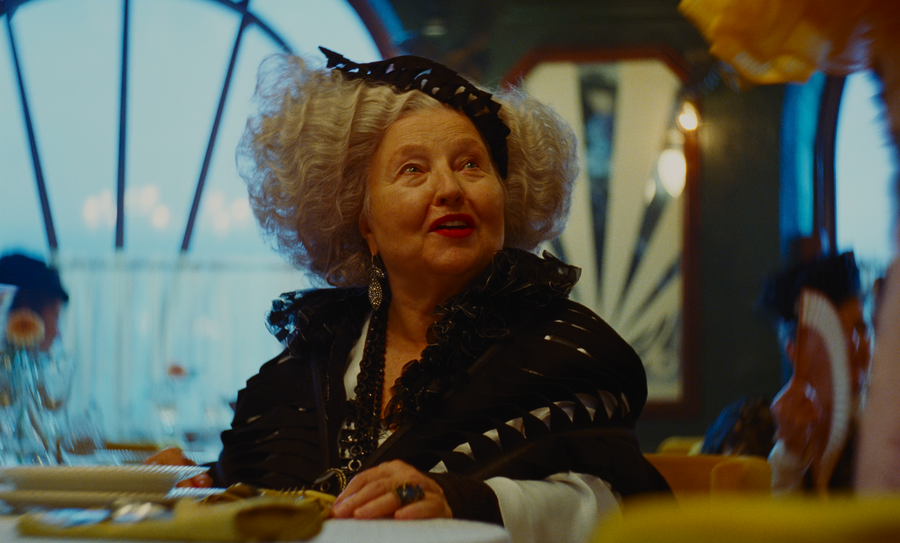 mpv-shot_Poor.Things.2023.2160p.UHD.WEB-DL.DV.HEVC-Нечипорук_01_06_42_0005