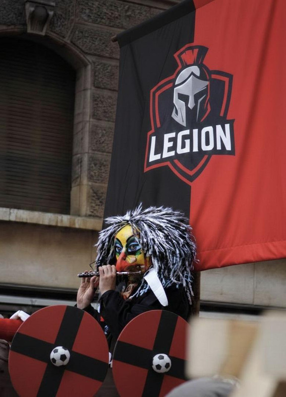 Гравець VFC Legion у геймерському кріслі