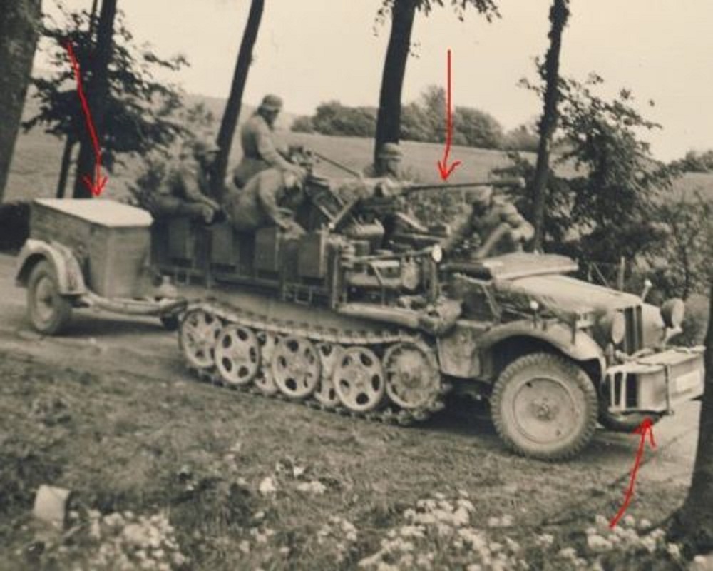 Foto BELGIEN - deutsche HALBKETTE Zugmaschine mit 3,7 cm Lafette & ANHÄNGER