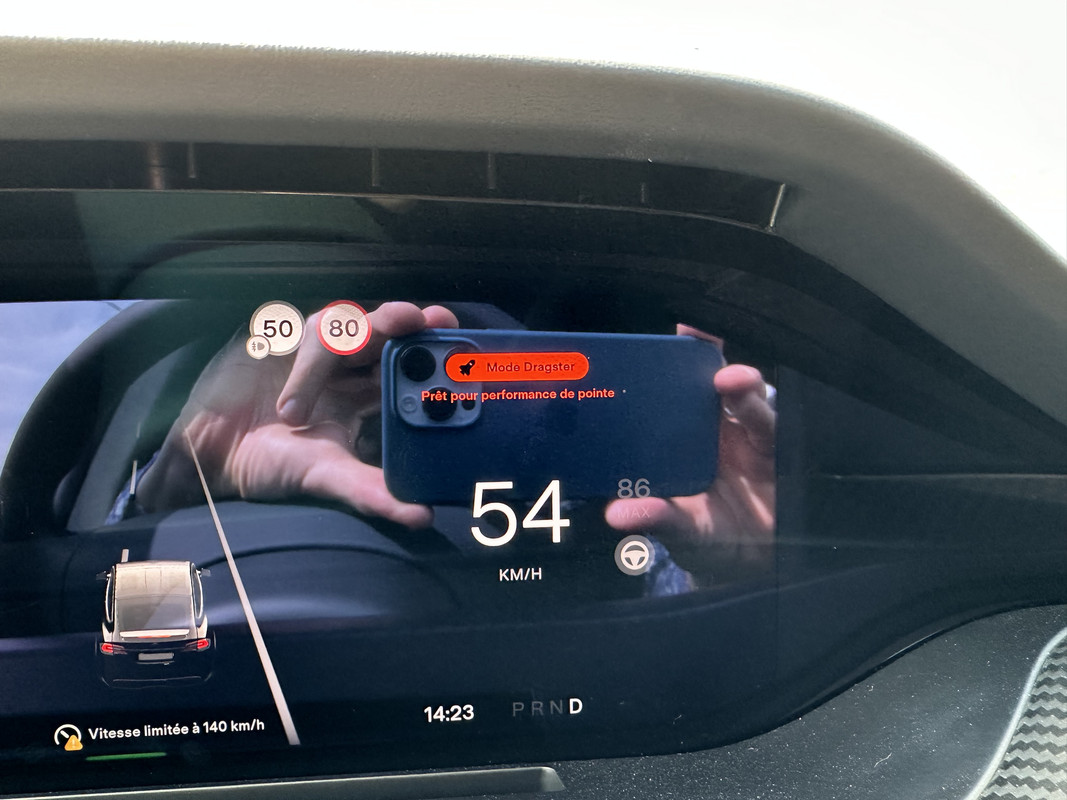 D1F37D3A-3CA5-4347-8F26-F7B37FFDF6E5