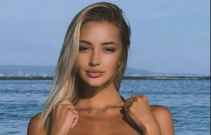 Naked Babe Strolling the Sea Tits Out