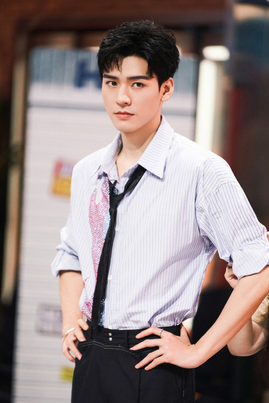 006DurXoly1hh5dxss2b1j32zw4hukjr