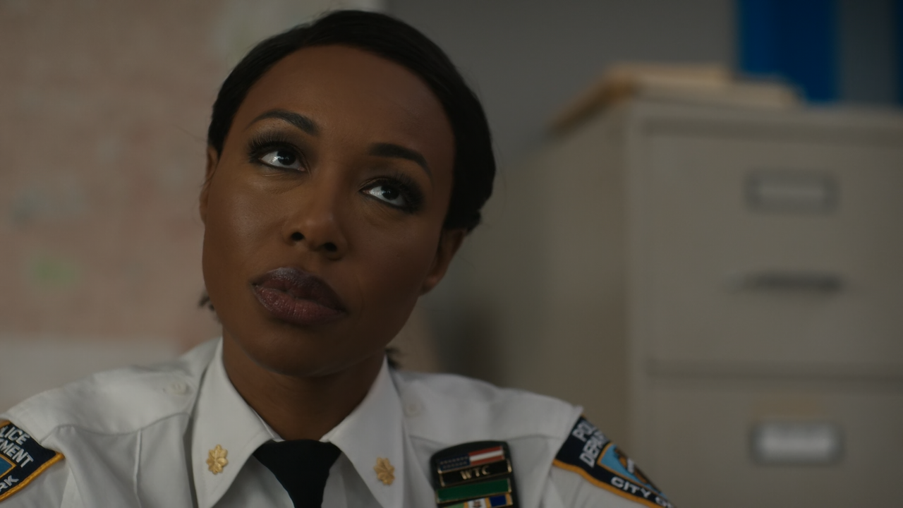 East.New.York.S01E20.A.Humbling.Blues.1080p.10bit.AMZN.WEB-DL.DDP5.1.HEVC-Vyndros.mkv_snapshot_24.56