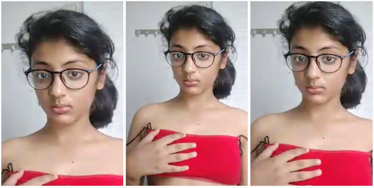 intimate contact in the heart of a cyber cafe