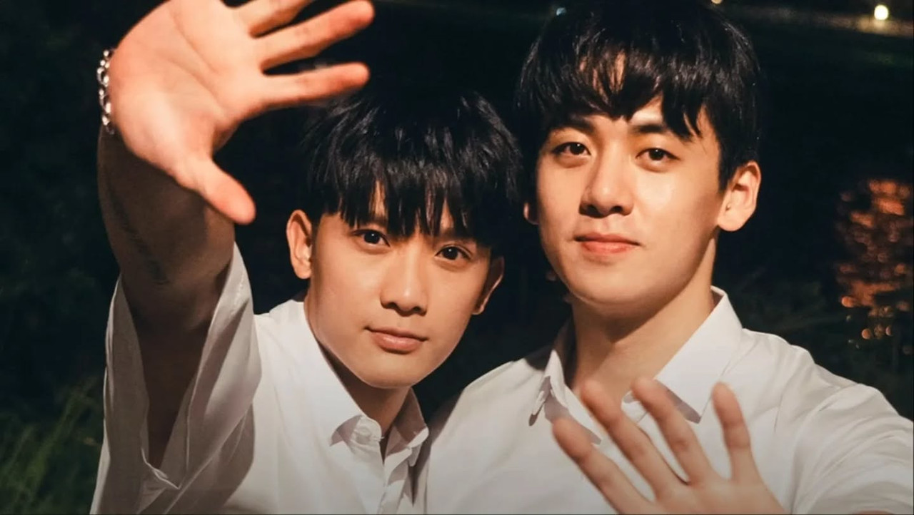 Black-And-White-Is-Real-1a