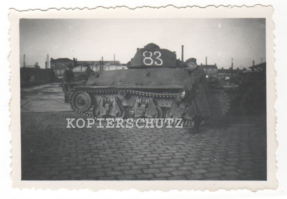 Original Foto französischer Panzer Kennung 83