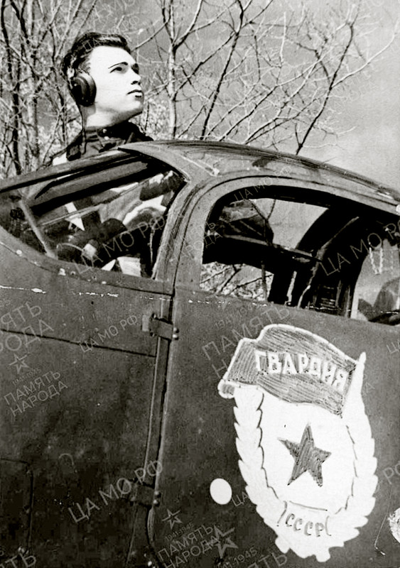 Bell-P-39-Airacobra-30GvIAP-273IAD-VV-Silkovsky-Belorussian-front-23rd-Apr-1943-01