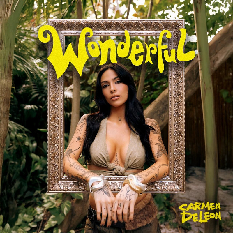 La canción "Wonderful" de Carmen De León es un tema musical vibrante y sarcástica que juega con la dualidad entre aparentar felicidad y lidiar con el caos interno La Cantautora venezolana Carmen de León posa en su presentación del relanzamiento de Wonderfull