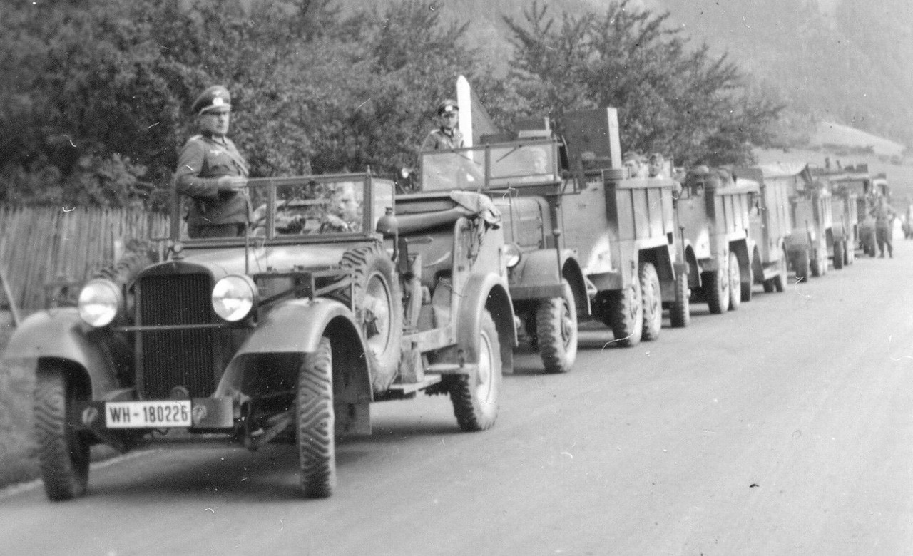 Geländewagen Jeep mit Sdkfz Kolonne WH-180226 Kü