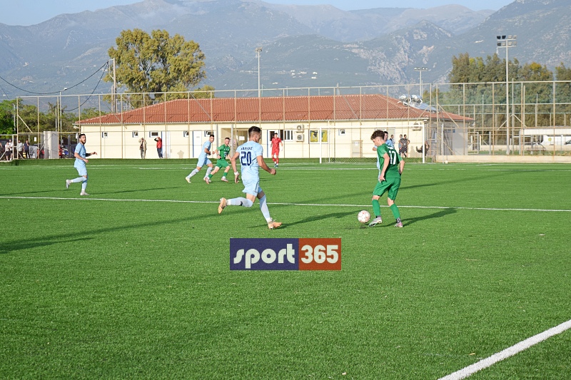 , &Tau;&omicron; &phi;&omega;&tau;&omicron;&rho;&epsilon;&pi;&omicron;&rho;&tau;ά&zeta; &tau;&omicron;&upsilon; &tau;&epsilon;&lambda;&iota;&kappa;&omicron;ύ &Epsilon;&rho;ά&nu;&eta;-&Pi;&alpha;&nu;&theta;&omicron;&upsilon;&rho;&iota;&alpha;&kappa;ό&sigmaf; (&phi;&omega;&tau;&omicron;)