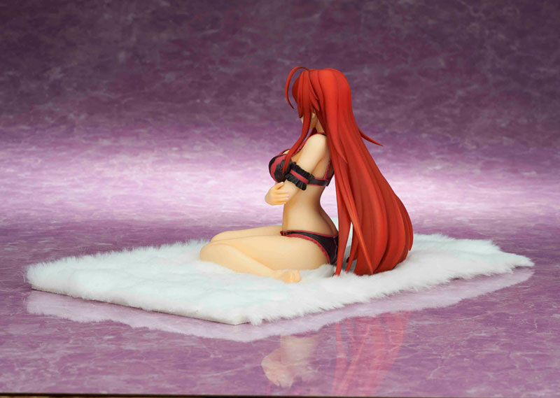 rias lingerie figure