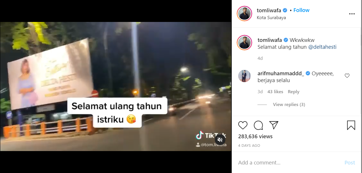 Baliho selamat ulang tahun dari Tom Liwafa untuk istrinya.