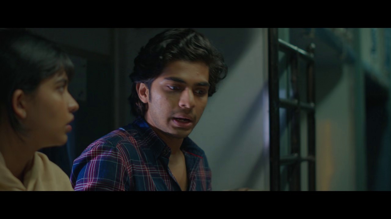 Premalu-2024-Hindi-Malayalam-WEB-DL-720p-HEVC-EAC3-6ch-ESub-mkv-0004