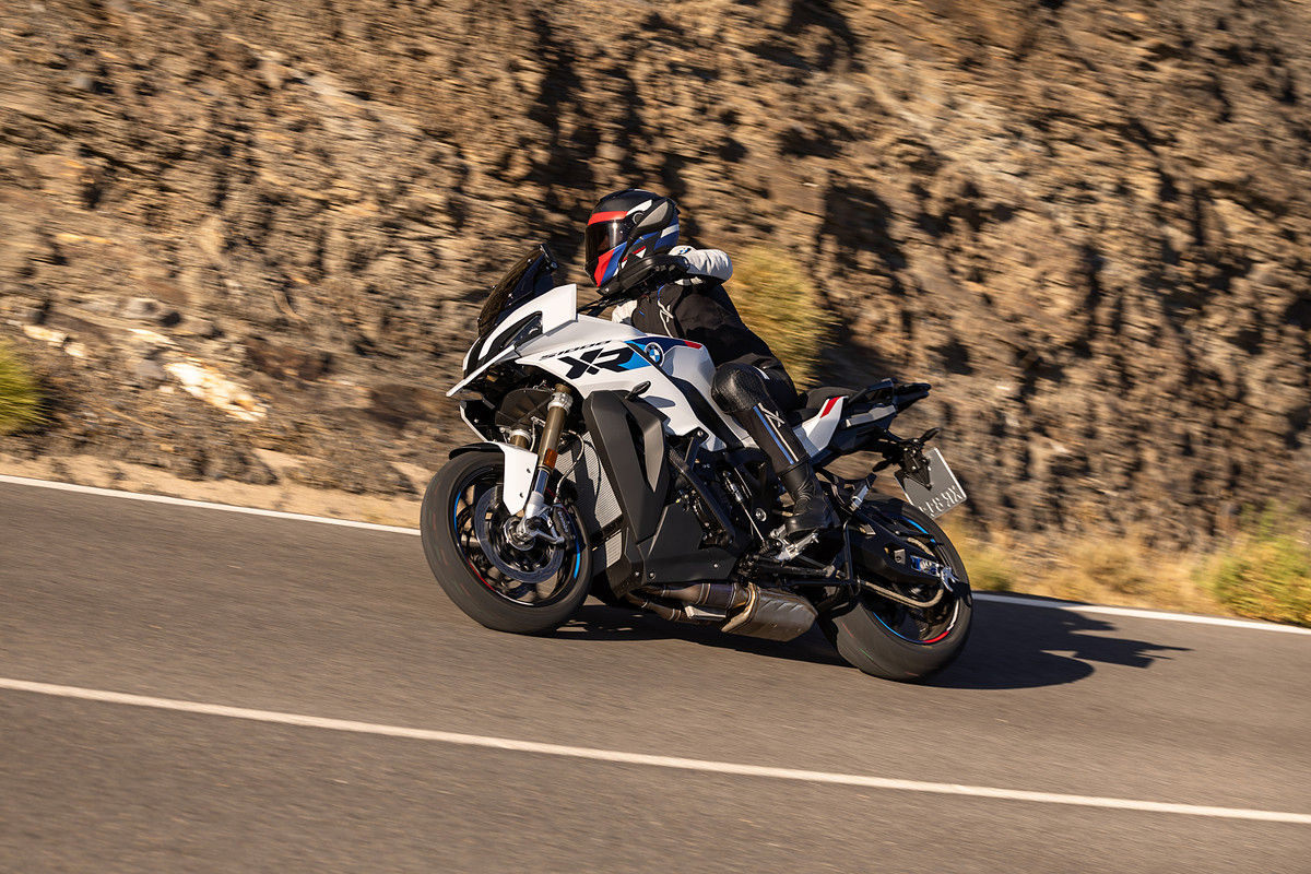 P90527480_highRes_the-new-bmw-s-1000-x(1)