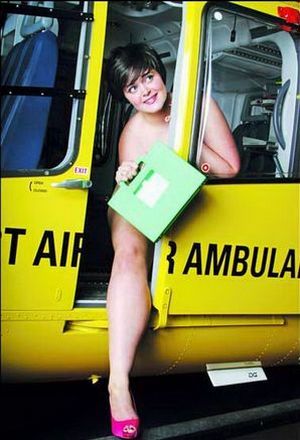 http://image.excite.it/magazine/foto/Il-calendario-dellunita-inglese-di-pronto-soccorso-aereo/3-3NWAA.jpg
