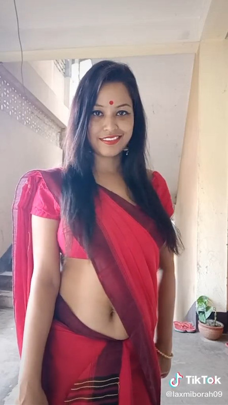 neplai lady sexy navel in red saree mp4 snapshot 00 08 716