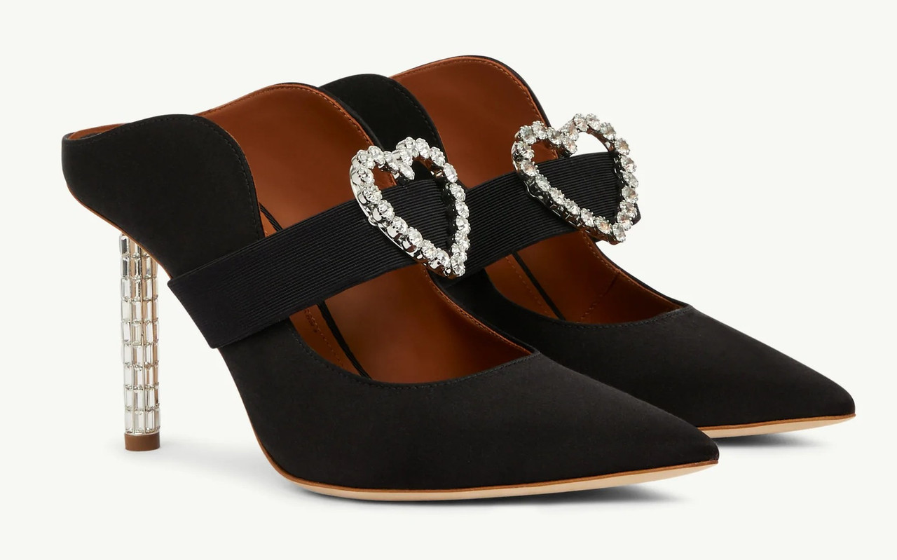 Malone Souliers X Emily in Paris, le scarpe ispirate alla serie Netflix Malone Souliers X Emily in Paris, le scarpe ispirate alla serie Netflix