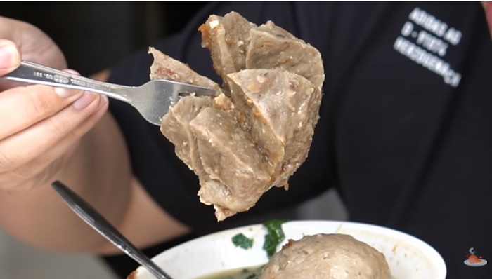 Bakso urat berbentuk mekar seperti bunga.