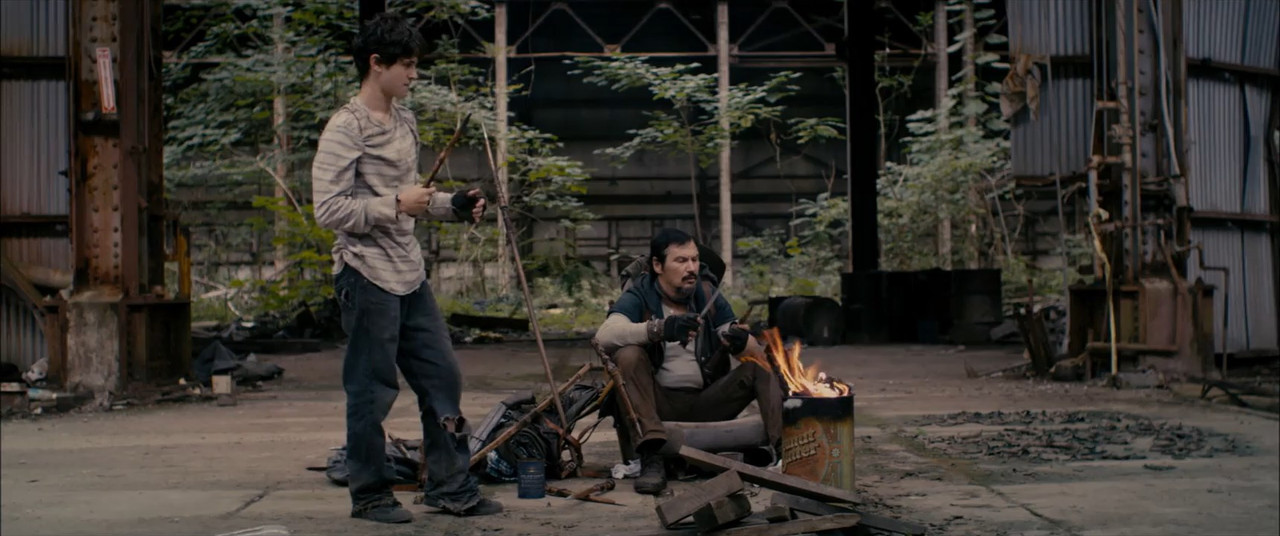 Stake Land 2010 BluRay [Hindi + Tamil + Telugu + English] 480p, 720p ESub Screenshot