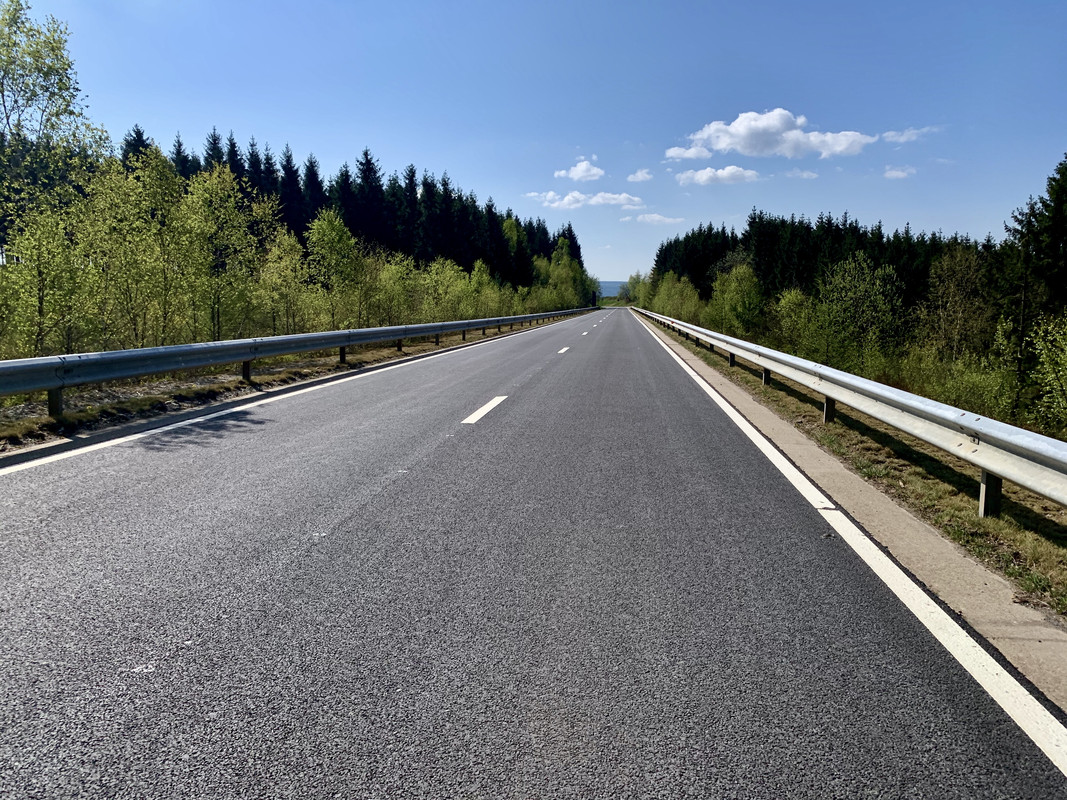 DBBC05F6-0791-4C5E-8424-507A3DCBDC7D_1_201_a