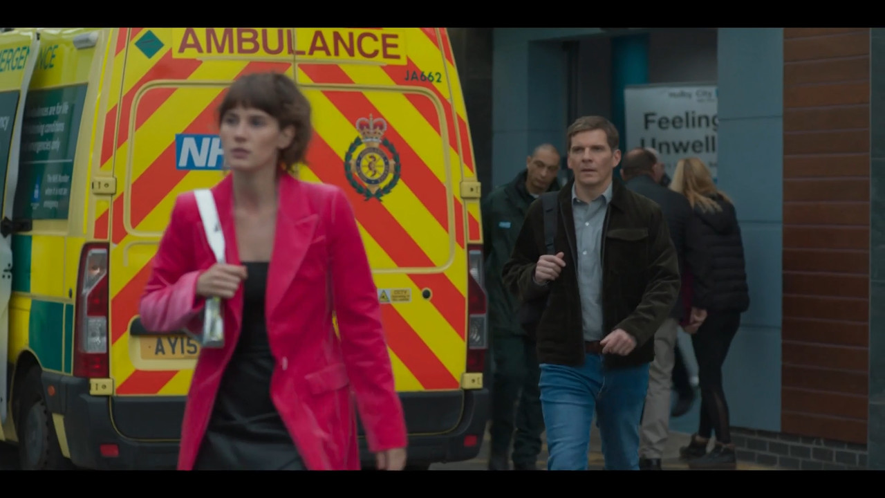 2023-04-08_21_35_BBC1_Casualty_37x26_Welcome-to-the-Warzone.mp4_snapshot_00.52.33.248