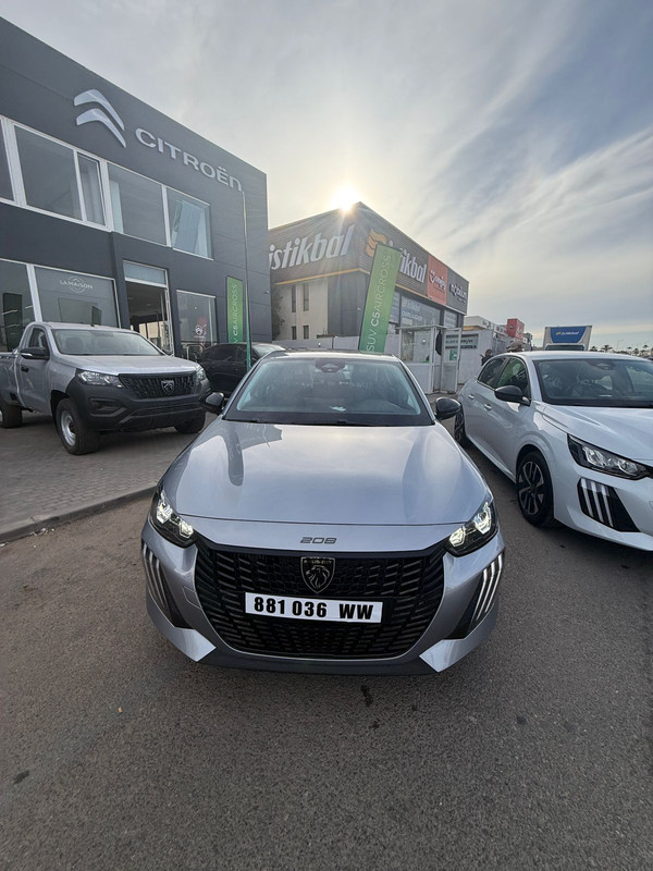 Grey Manual Peugeot 208